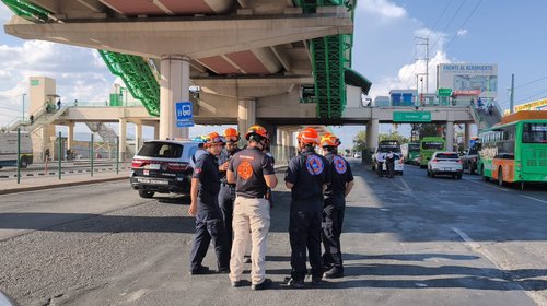 Caída desde estación del Metro deja a mujer lesionada en Escobedo