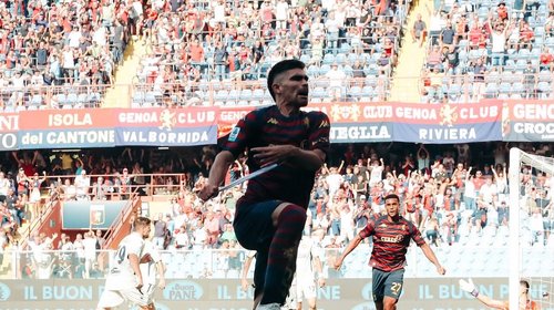 Johan Vásquez anota y termina expulsado en empate del Genoa