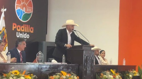 Carlos Quintanilla presenta su Segundo Informe en Padilla