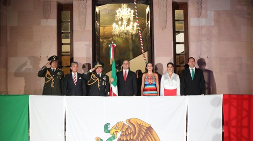 Coahuilenses participan en el Grito de Independencia en Saltillo