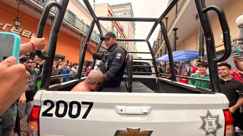 Comerciantes retienen a mujer señalada por robos en Tampico