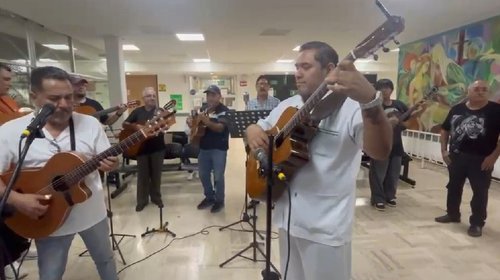 Celebra rondalla de Hospital General 27 años con gala