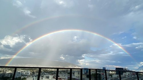 Sorprende doble arcoíris tras lluvias en la urbe regia