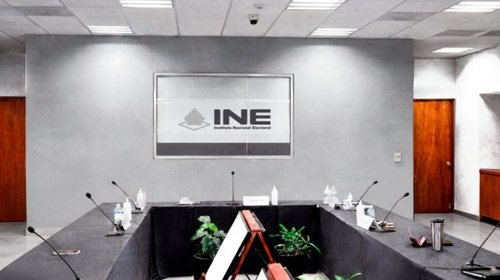 Cambia INE su imagen institucional; deja el lila y adopta el gris