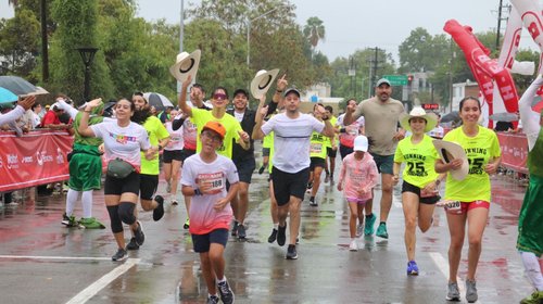 Carrera en San Pedro reúne a 3,550 corredores bajo la lluvia
