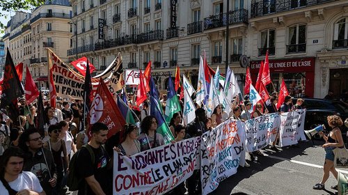 Casi 500 escuelas de Francia protestan por condiciones de aulas