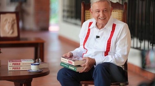 Acusa AMLO a Johnson de actuar como 'policía entrometido'