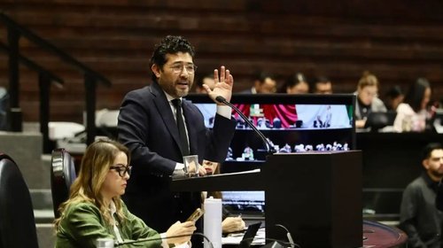 Jóvenes Construyendo el Futuro seguirá, pero sin explicar pausa