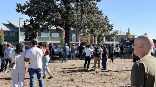 Tiroteo en primaria de Oregón deja 3 niños y un adulto muertos