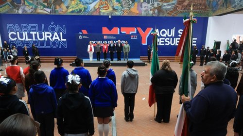 adrian_de_la_garza_nuevas_banderas_a4a23c3223