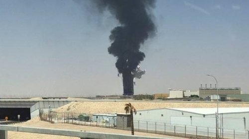 Activa Arabia Saudita alertas tras explosiones y reportes de humo