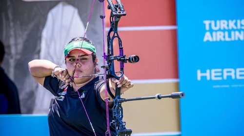 Andrea Becerra conquista oro y suma tres medallas en Turquía