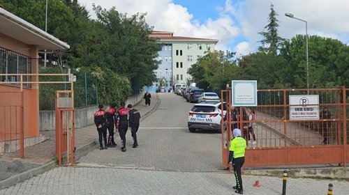 Apuñalan en escuela a ocho estudiantes en Turquía; una muere
