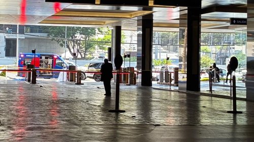 Hallan persona sin vida en hotel de San Pedro; se habría aventado