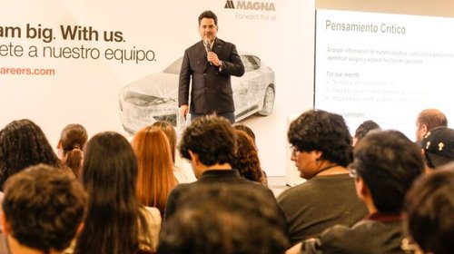UAdeC acerca vacantes laborales a estudiantes y egresados