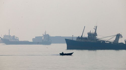 Ataques a buques se intensifican en estrecho de Ormuz