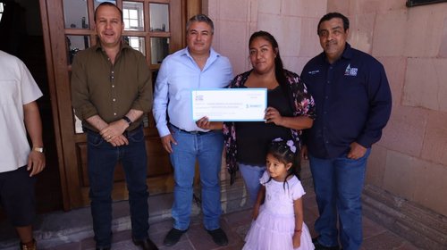 Entregan premios de la Feria de la Uva y el Vino en Parras