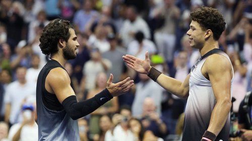 Ben Shelton elimina al favorito Carlos Alcaraz en Abierto de EUA