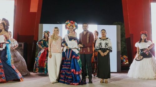 Beto Granados acompaña a jóvenes en Señorita Independencia 2026