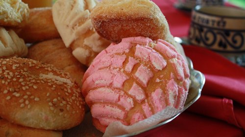 Mexicanos comen 36 kilos de pan al año y gastan hasta $800 pesos