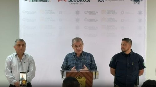 Torreón refuerza bacheo con nuevas máquinas micropavimentadoras
