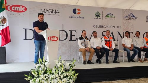 celebran_constructores_dia_de_la_santa_cruz_1491f784b6