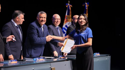 small_ceremonia_de_reconocimiento_a_la_permanencia_2026_uanl_046_ae0dfbde10