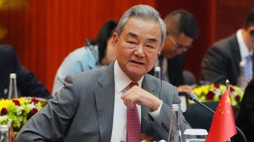 China pide superar obstáculos con EUA previo a reunión con Trump