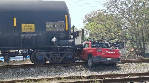 choque_tren_camioneta1_feafb9e841