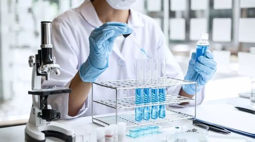 Investigan muerte de científica en laboratorio de peste en Rusia