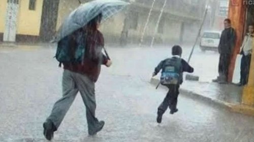 Clases quedan a decisión de padres ante las fuertes lluvias en NL