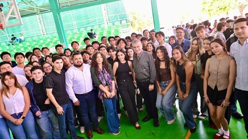 Entregan estímulos a universitarios de Torreón durante este 2026
