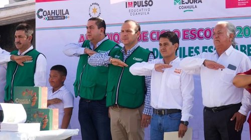  Arranca ciclo escolar 2026‑2027 en Parras con entrega de útiles
