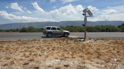 ¡Al fin! Colocan reductores sobre carretera en Jaumave