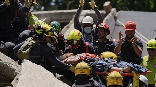 Colombia decreta tres días de luto por terremoto de magnitud 7.4
