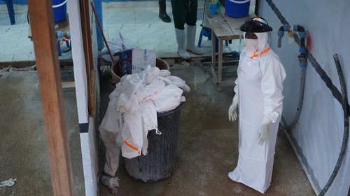 Contabilizan casi 1,000 muertos por brote de ébola en el Congo