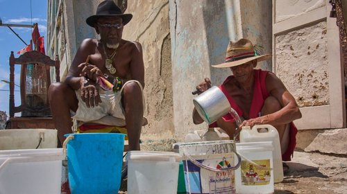 Cuba acusa a EUA de bloquear 7,000 contenedores con alimentos