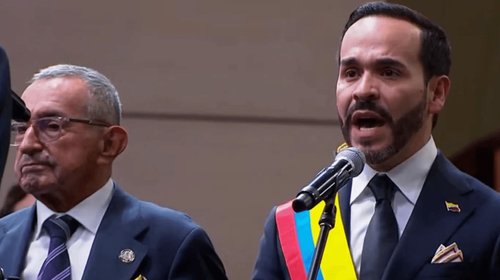 De la Espriella rinde protesta como presidente de Colombia