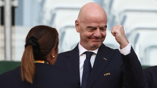 FIFA acusa a UEFA de acosar a Infantino por plan de inversión
