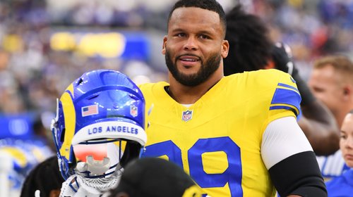 Aaron Donald cree que jugará ante Bills tras breve lesión