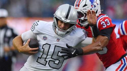 Patriotas aplastan a Raiders 45-17 en debut de Fernando Mendoza