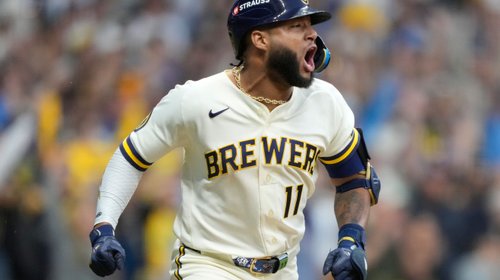 Remontan Cerveceros ante Padres y toman ventaja 2-0