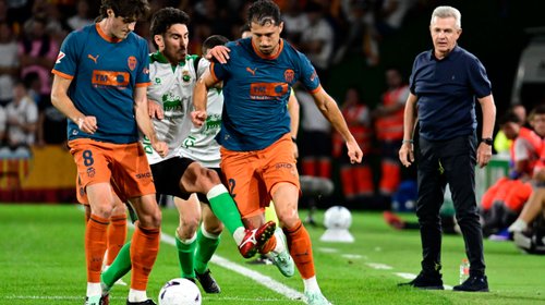 Rescata Valencia empate en debut de Javier Aguirre