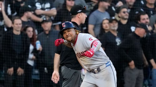 Cleveland vence a White Sox 9-3 y evitan barrida en la serie
