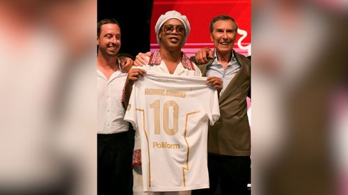Ronaldinho vuelve al futbol con el Ravenna de Italia