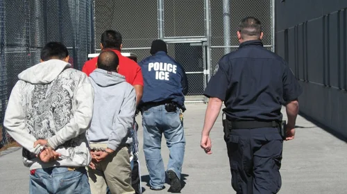 detencion_de_migrantes_ice_94eb7ef039