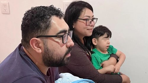 Recupera audición menor de 2 años tras cirugía en Torreón