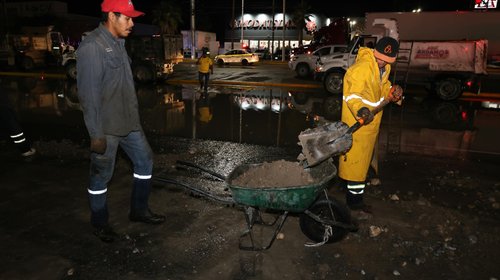 Lluvias dejan más de 30 auxilios y cierres en Saltillo