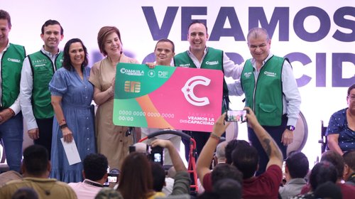Entregan apoyos de $10,000 pesos a personas con discapacidad