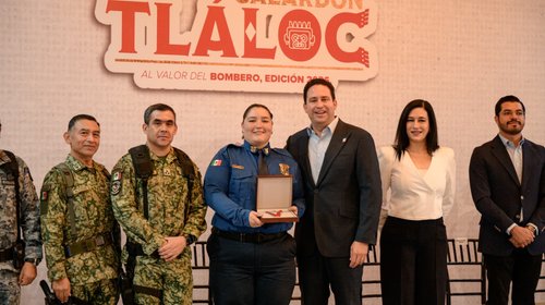 Reconoce Javier Díaz valor y entrega de Bomberos de Saltillo